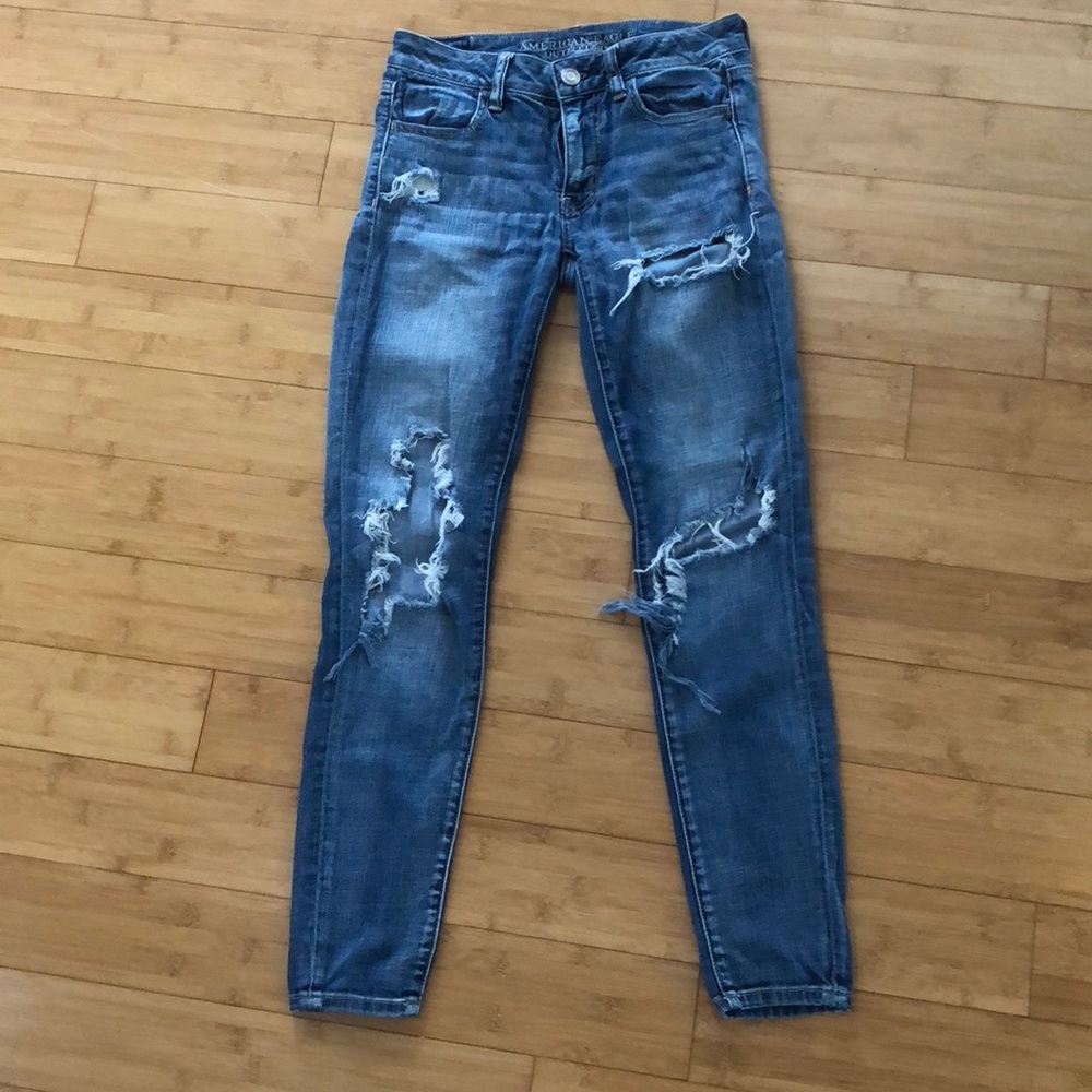 Distressed american eagle jeggings